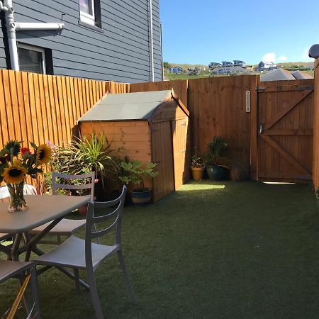 Flat Rocks, With Parking, 100M From Beach Apartment Perranporth Exterior photo